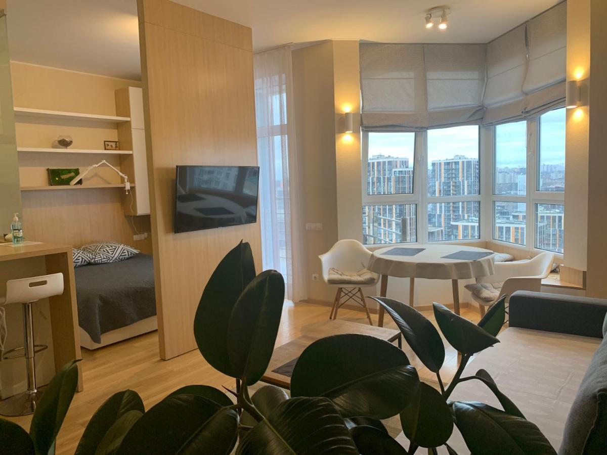 Comfortable Apartments French Quarter Акумулятори Світло Інтернет Завжди キエフ エクステリア 写真