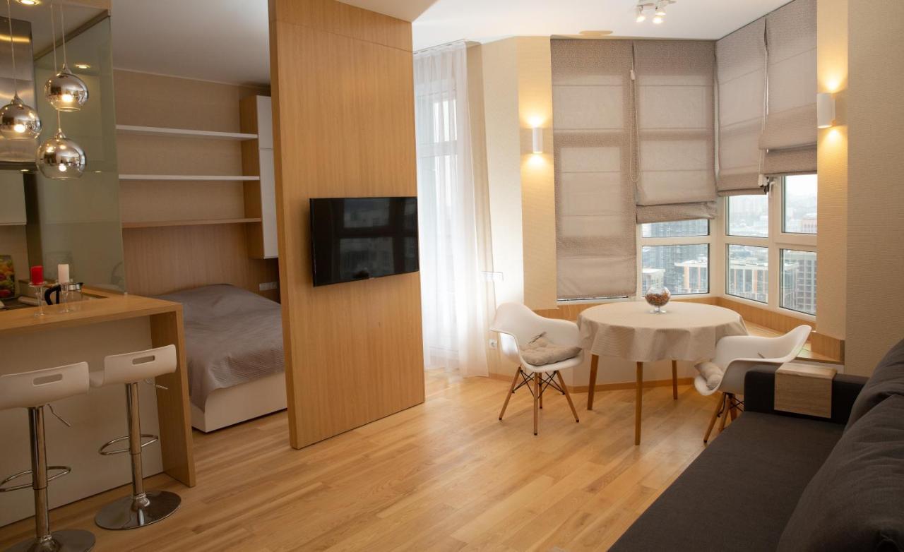 Comfortable Apartments French Quarter Акумулятори Світло Інтернет Завжди キエフ エクステリア 写真