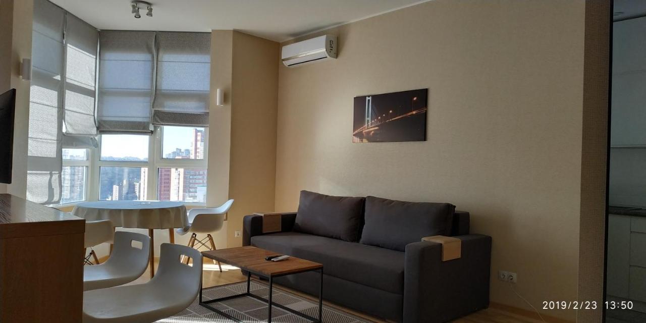 Comfortable Apartments French Quarter Акумулятори Світло Інтернет Завжди キエフ エクステリア 写真